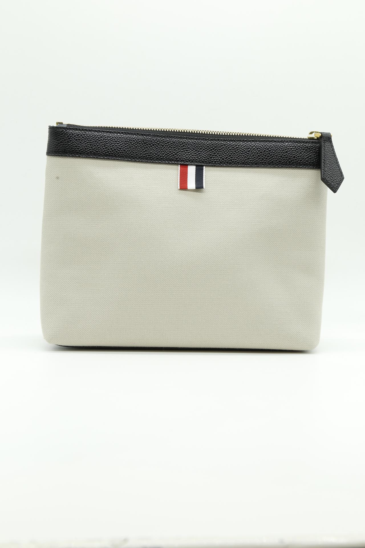 Thom Browne, Borsa a mano